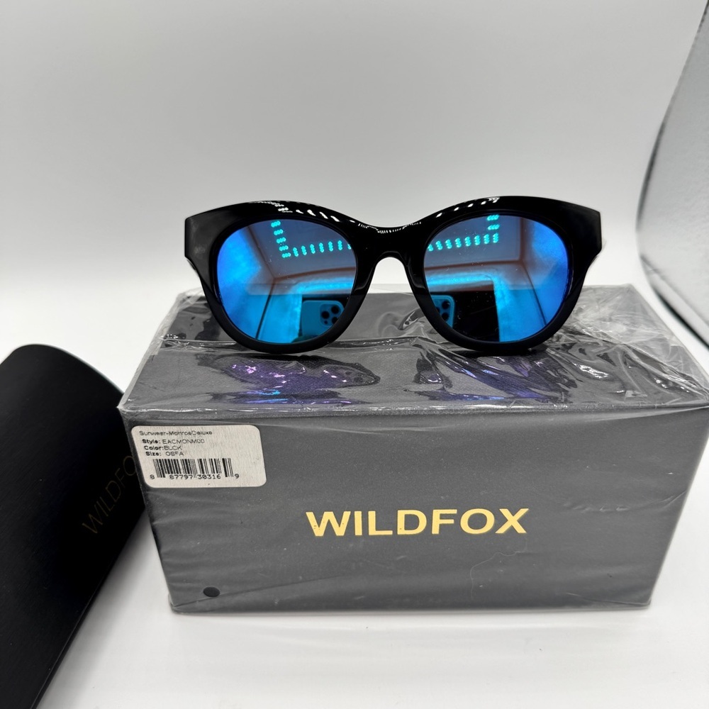 NWT Wildfox Monroe Deluxe Sunglasses Black Frames , NEW with case and cloth - Picture 6 of 16